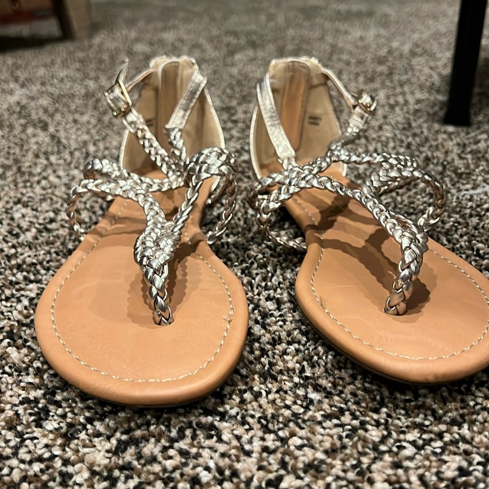 Report Gold Sandals | Size 7